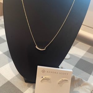 Kendra Scott Matching Necklace & Earrings